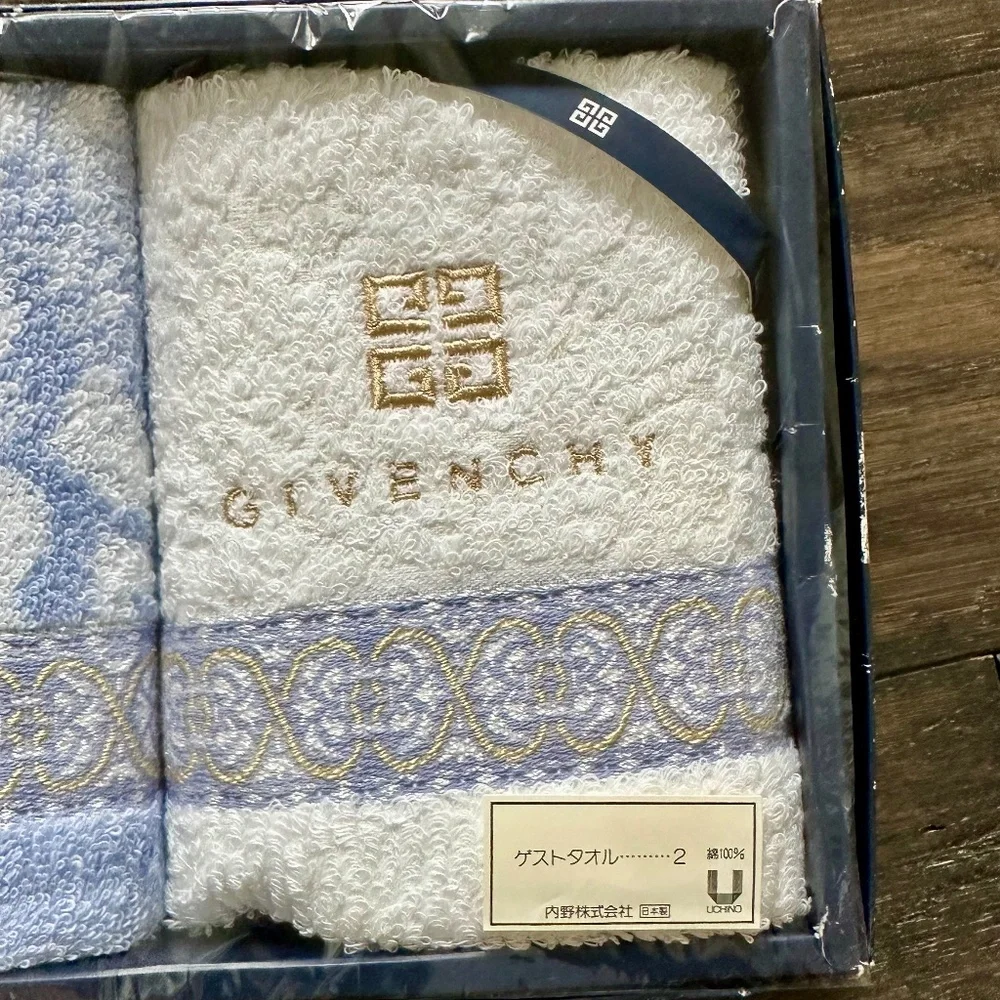 GIVENCHY Darling Blue & White Ribbon Trim Washcloth Gift Set NEW!!